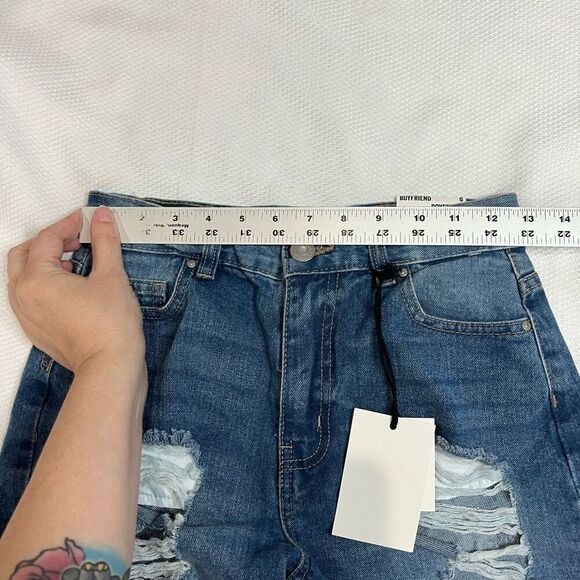 Refuge Denim Distressed Boyfriend Mid Rise Shorts Sz 0 NWT - Picture 7 of 8